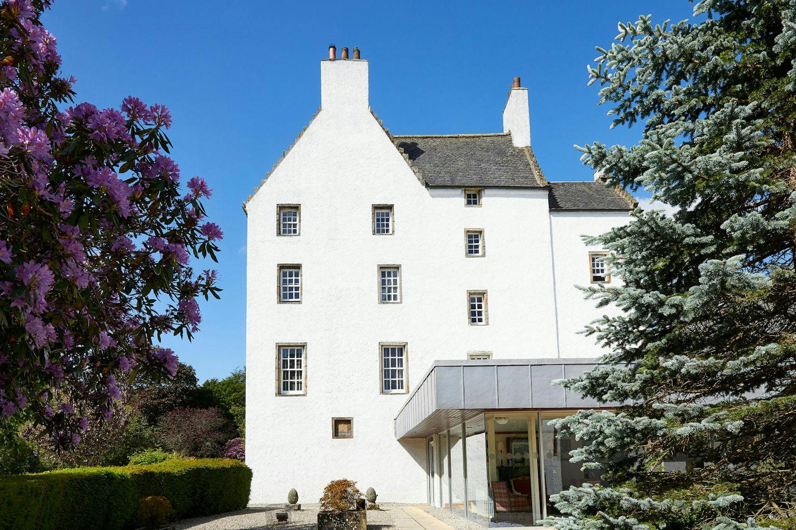 4* Macdonald Houstoun House